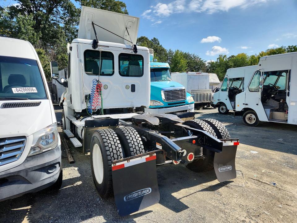 2017 Freightliner Cascadia 125 მანქანა იყიდება აუქციონზე, vin: 1FUBGEDV2HLJH1564, აუქციონის ნომერი: 67601856