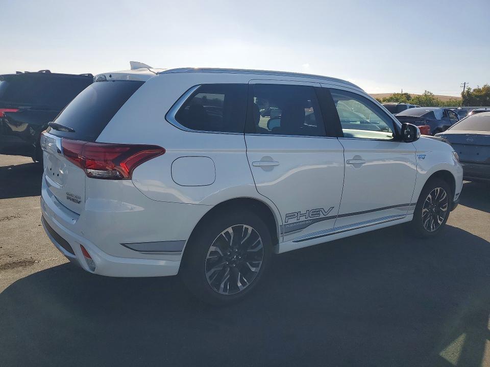 68405616 :رقم المزاد ، JA4J24A58JZ053178 vin ، 2018 Mitsubishi Outlander مزاد بيع