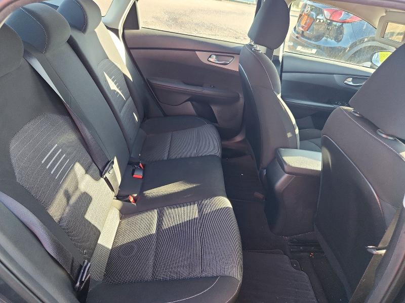 2021 Kia Forte მანქანა იყიდება აუქციონზე, vin: 3KPF24AD4ME366330, აუქციონის ნომერი: 67962276