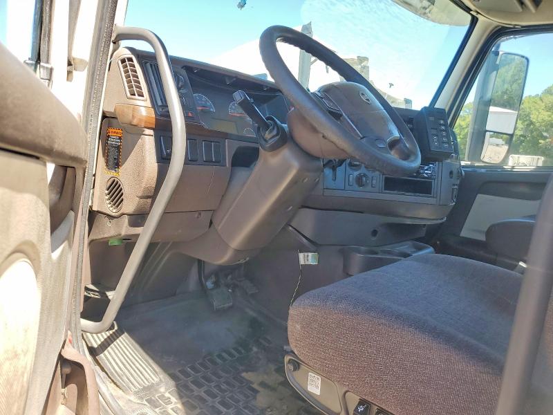 70538996 :رقم المزاد ، 4V4N39TG9HN987968 vin ، 2017 Volvo Vnl مزاد بيع