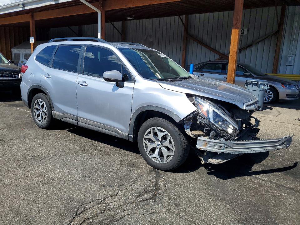 68009926 :رقم المزاد ، JF2SKAJC1MH529497 vin ، 2021 Subaru Forester مزاد بيع