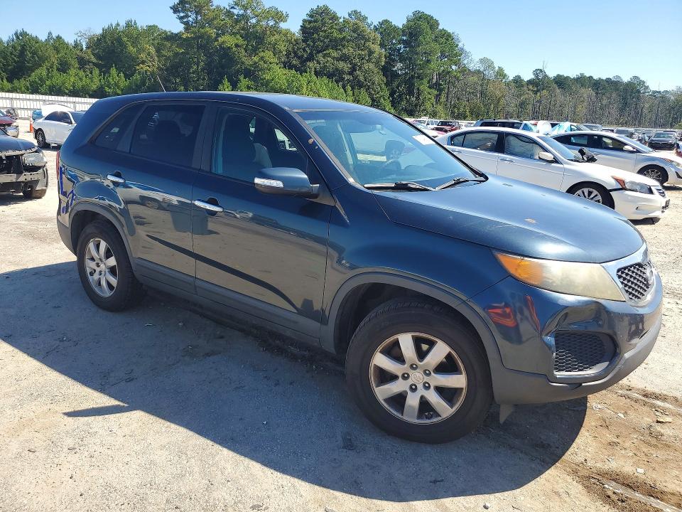 2011 Kia Sorento მანქანა იყიდება აუქციონზე, vin: 5XYKT3A14BG107087, აუქციონის ნომერი: 70849616