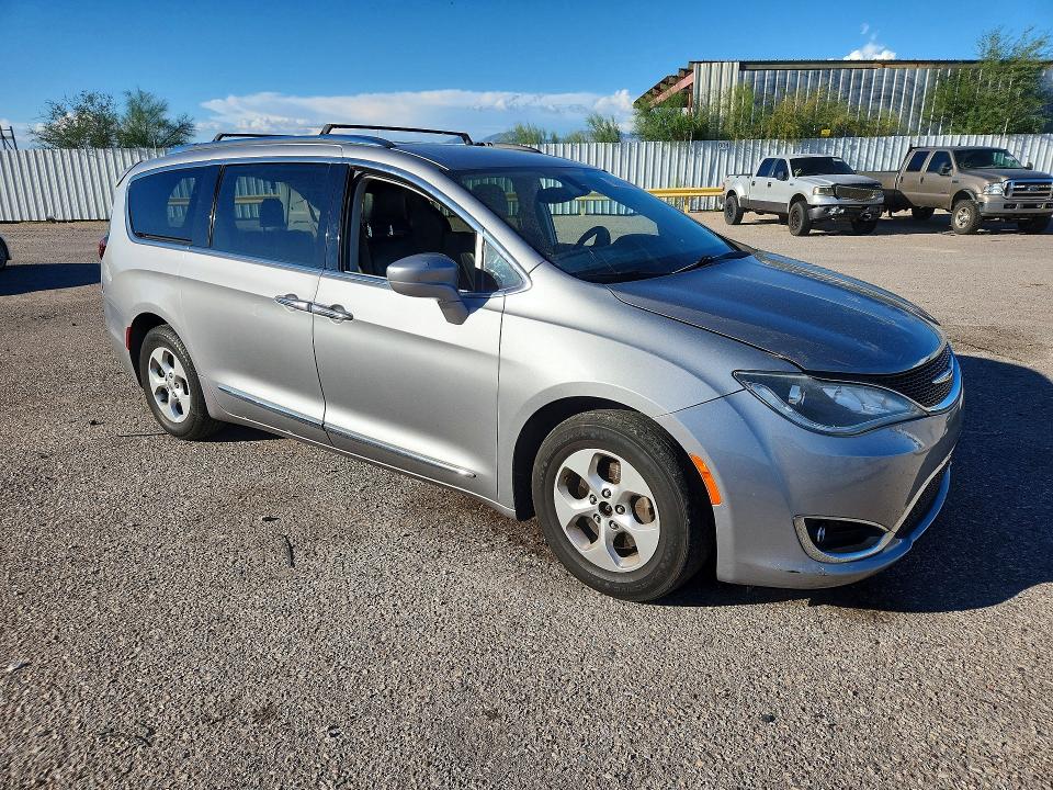 Продажа на аукционе авто 2017 Chrysler Pacifica, vin: 2C4RC1EG8HR636306, номер лота: 70318026