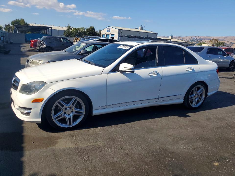 Продажа на аукционе авто 2014 Mercedes-benz C, vin: WDDGF4HB1EG239426, номер лота: 67404036