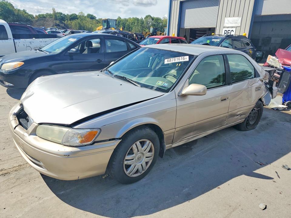 68781616 :رقم المزاد ، 4T1BG22KX1U865997 vin ، 2001 Toyota Camry مزاد بيع