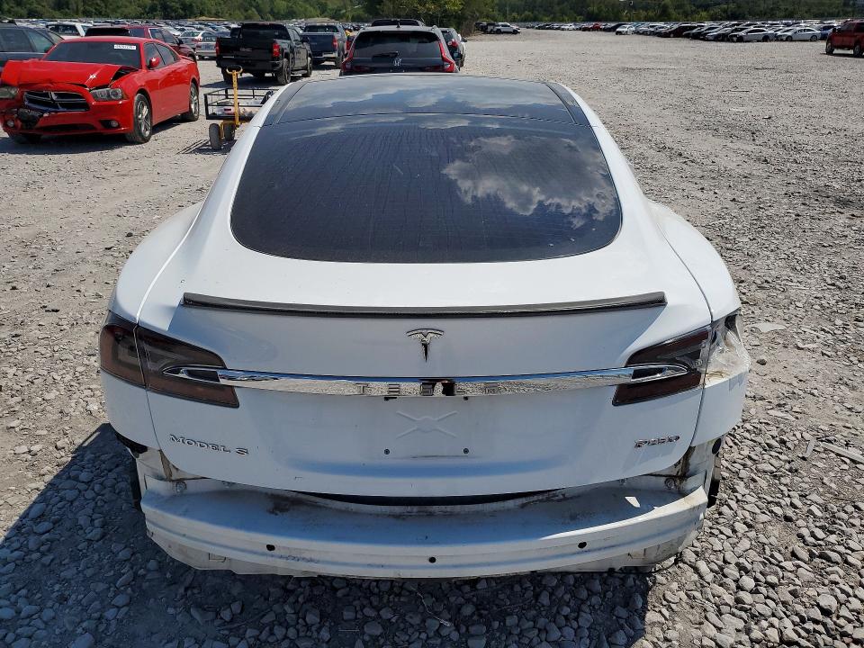 Продажа на аукционе авто 2015 Tesla Model S, vin: 5YJSA1H22FFP74956, номер лота: 67170276