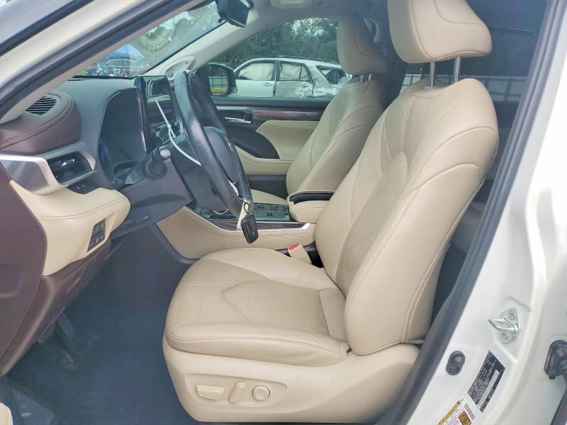 69533616 :رقم المزاد ، 5TDEBRCH9LS005110 vin ، 2020 Toyota Highlander مزاد بيع