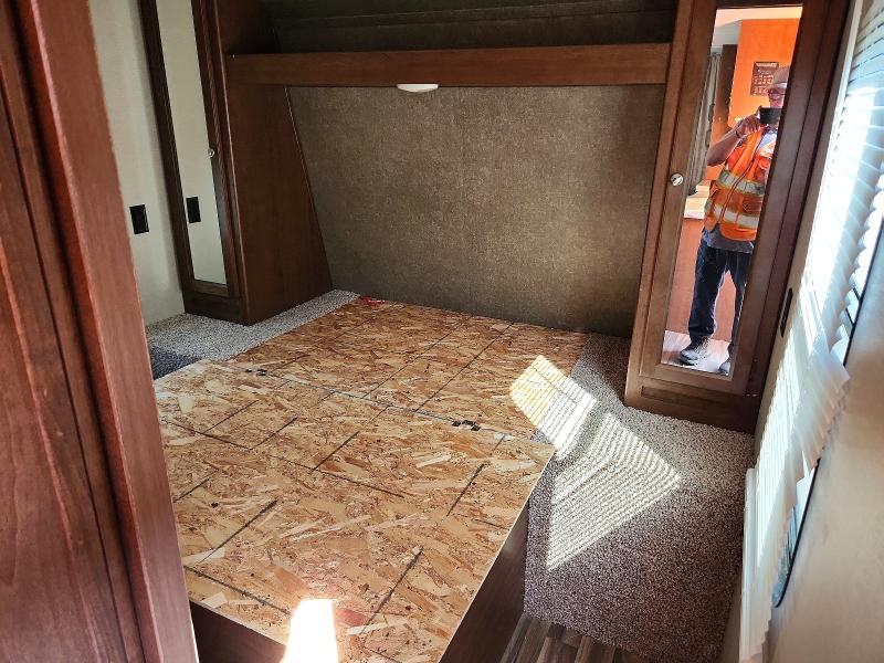 Продаж на аукціоні авто 2018 Keystone Hideout, vin: 4YDT27D23J7240645, номер лоту: 68967626