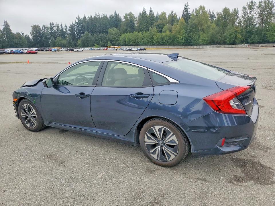 69562546 :رقم المزاد ، JHMFC1F39JX021672 vin ، 2018 Honda Civic مزاد بيع