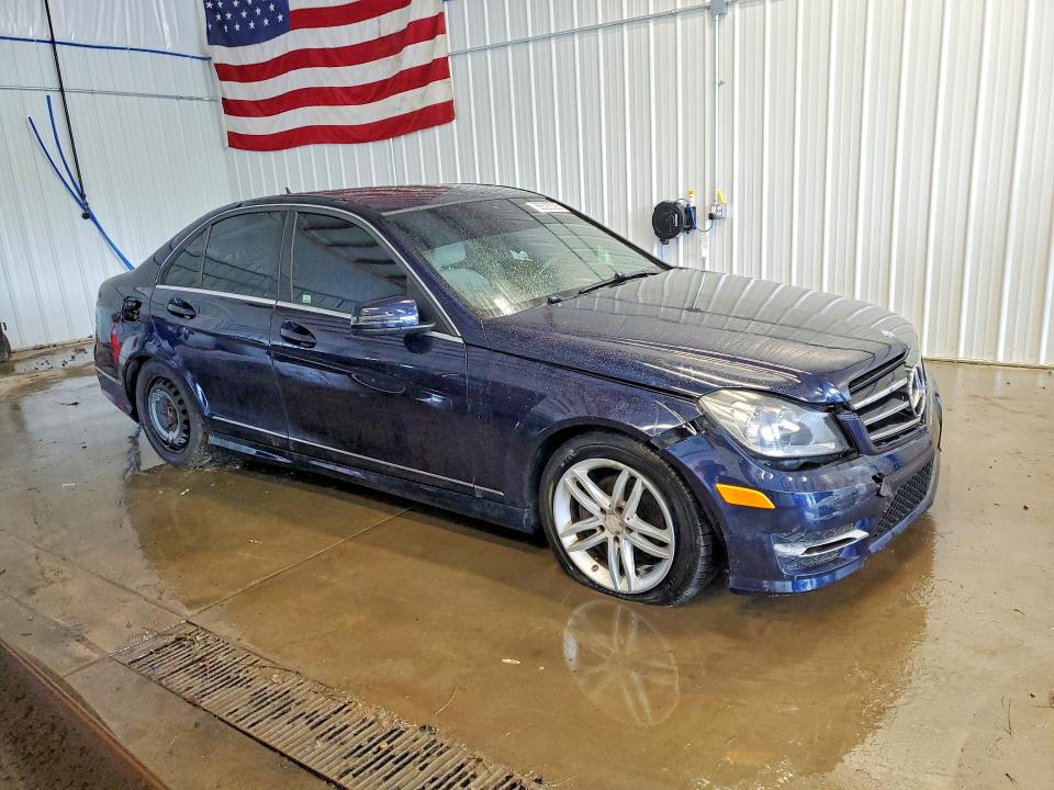 Продажа на аукционе авто 2014 Mercedes-benz C, vin: WDDGF4HB5EG253569, номер лота: 68523326