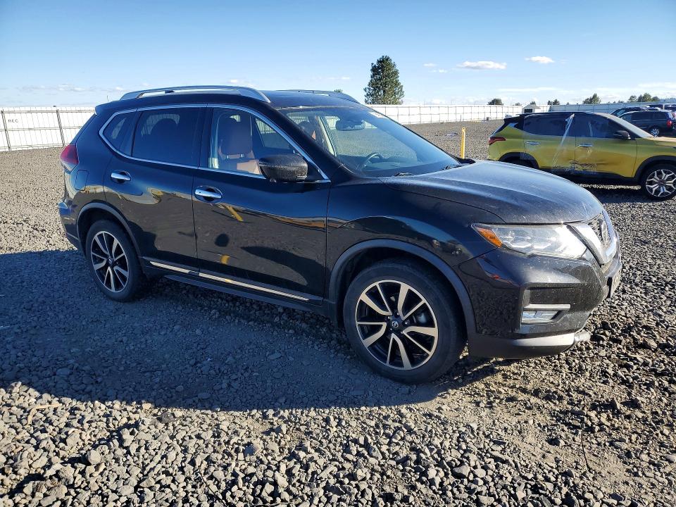70945216 :رقم المزاد ، JN8AT2MV7JW326667 vin ، 2018 Nissan Rogue مزاد بيع