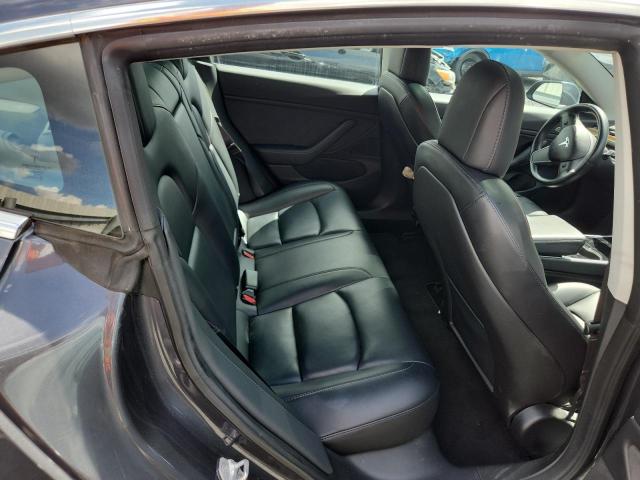 68213596 :رقم المزاد ، 5YJ3E1EB4JF128551 vin ، 2018 Tesla Model 3 مزاد بيع