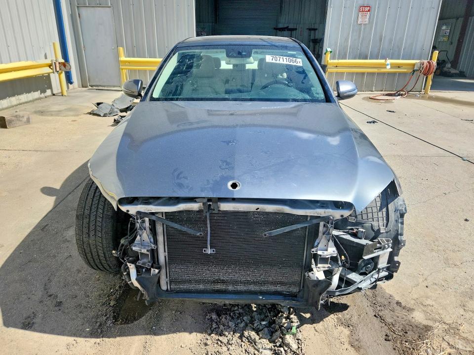70711066 :رقم المزاد ، 55SWF4JB8HU204640 vin ، 2017 Mercedes-benz C مزاد بيع
