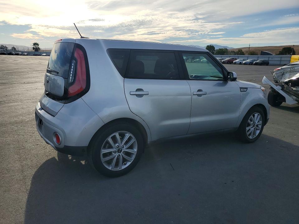 Продажа на аукционе авто 2017 Kia Soul, vin: KNDJP3A52H7497809, номер лота: 68270086
