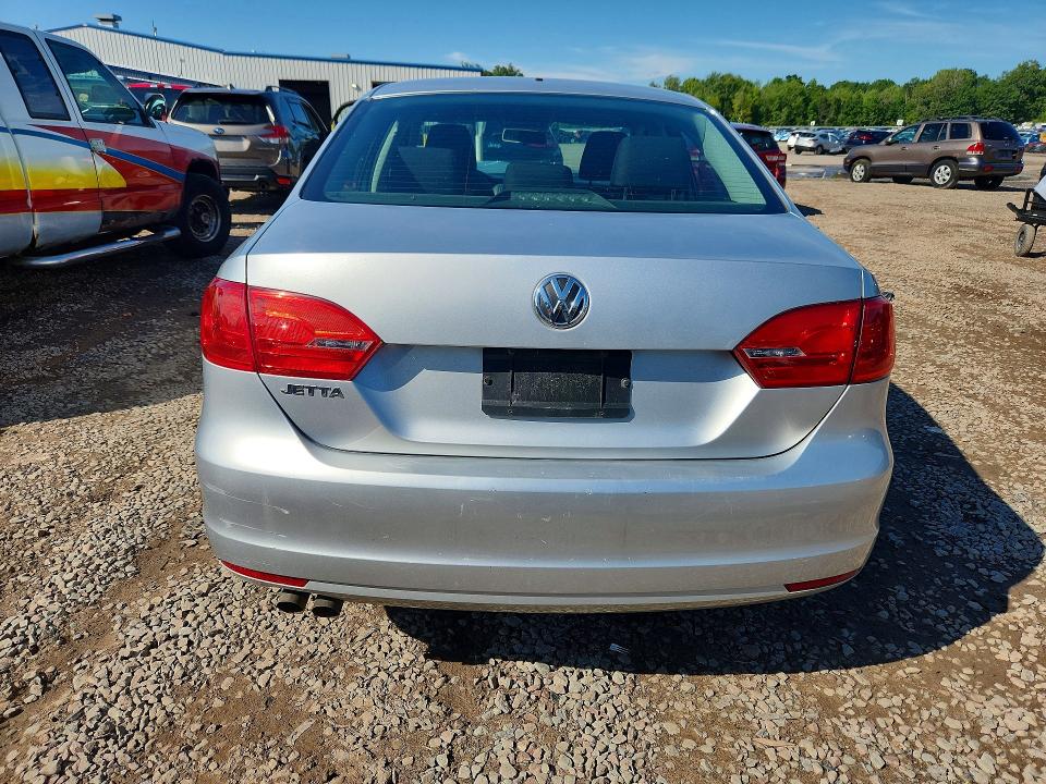 2014 Volkswagen Jetta მანქანა იყიდება აუქციონზე, vin: 3VW2K7AJ8EM332627, აუქციონის ნომერი: 67386086