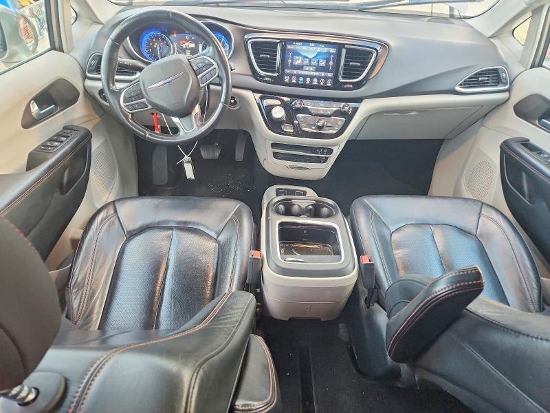68677976 :رقم المزاد ، 2C4RC1EG9JR116850 vin ، 2018 Chrysler Pacifica مزاد بيع