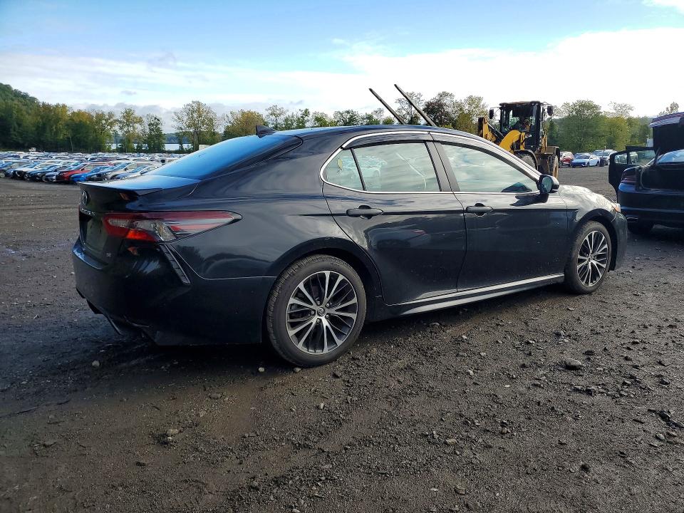 69927576 :رقم المزاد ، 4T1G11AK7LU336254 vin ، 2020 Toyota Camry مزاد بيع