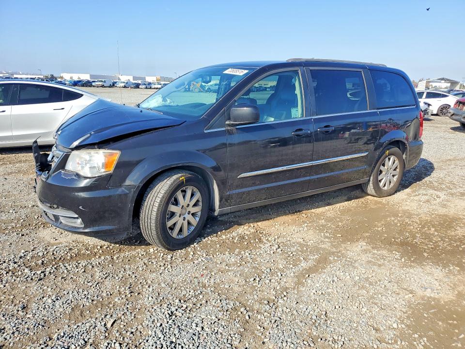 Auction sale of the 2015 Chrysler Town & Country, vin: 2C4RC1BGXFR636731, lot number: 70808516