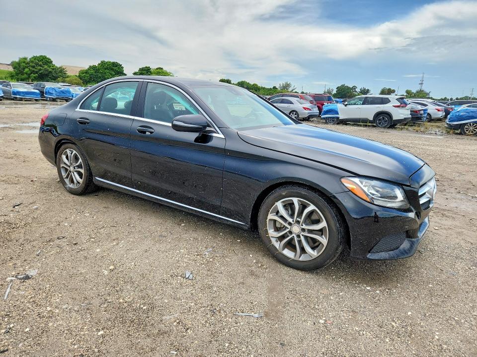 68594186 :رقم المزاد ، 55SWF4JB3GU122314 vin ، 2016 Mercedes-benz C مزاد بيع