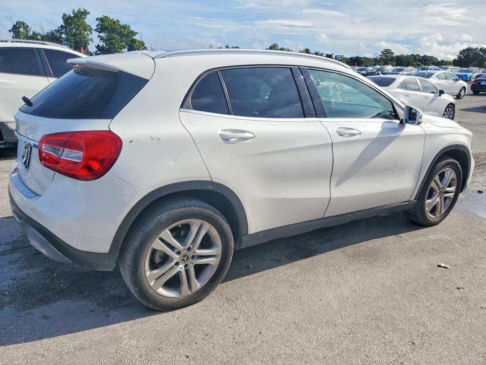68133946 :رقم المزاد ، WDCTG4EB3JJ521469 vin ، 2018 Mercedes-benz Gla مزاد بيع