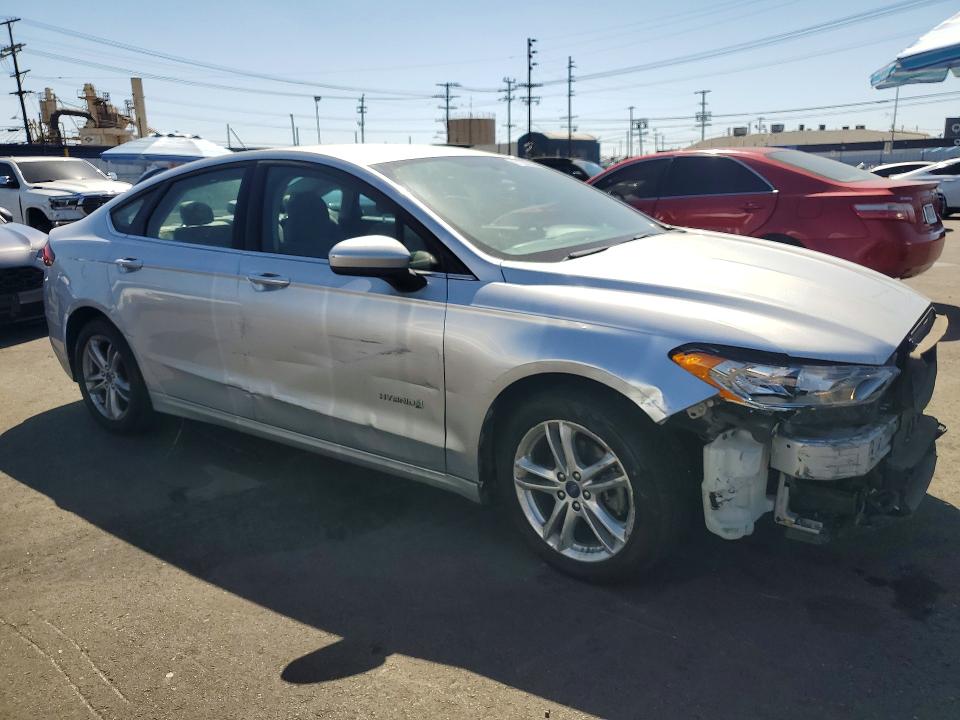 71298146 :رقم المزاد ، 3FA6P0UU7JR273575 vin ، 2018 Ford Fusion مزاد بيع