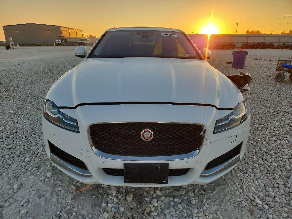 Продаж на аукціоні авто 2020 Jaguar Xf, vin: SAJBE4FX0LCY85357, номер лоту: 69969876