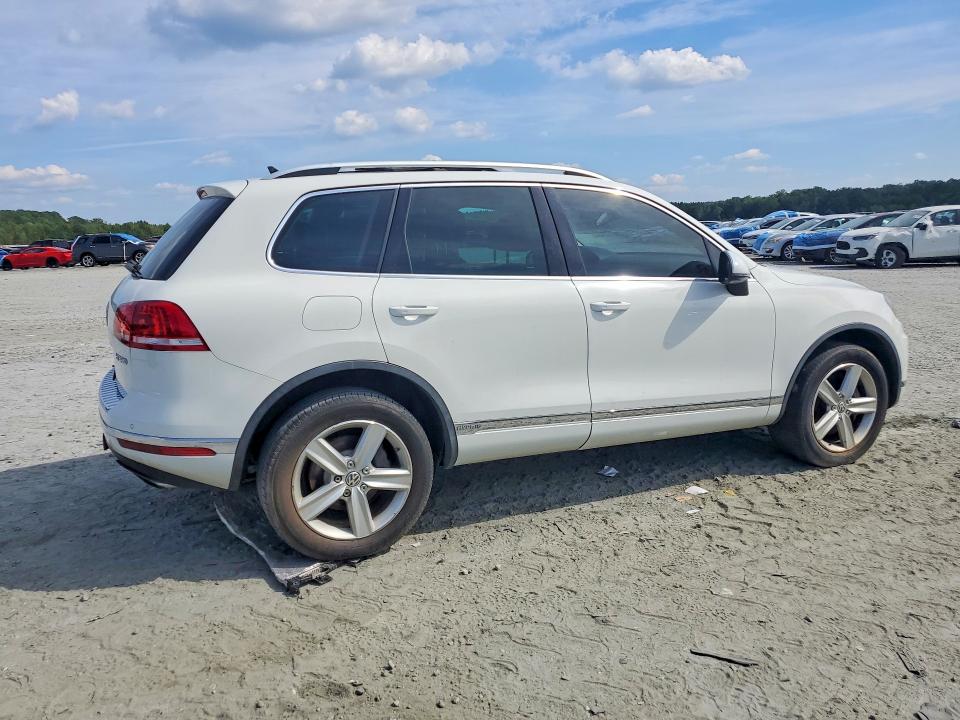 2015 Volkswagen Touareg მანქანა იყიდება აუქციონზე, vin: WVGEG9BP1FD006693, აუქციონის ნომერი: 68725946