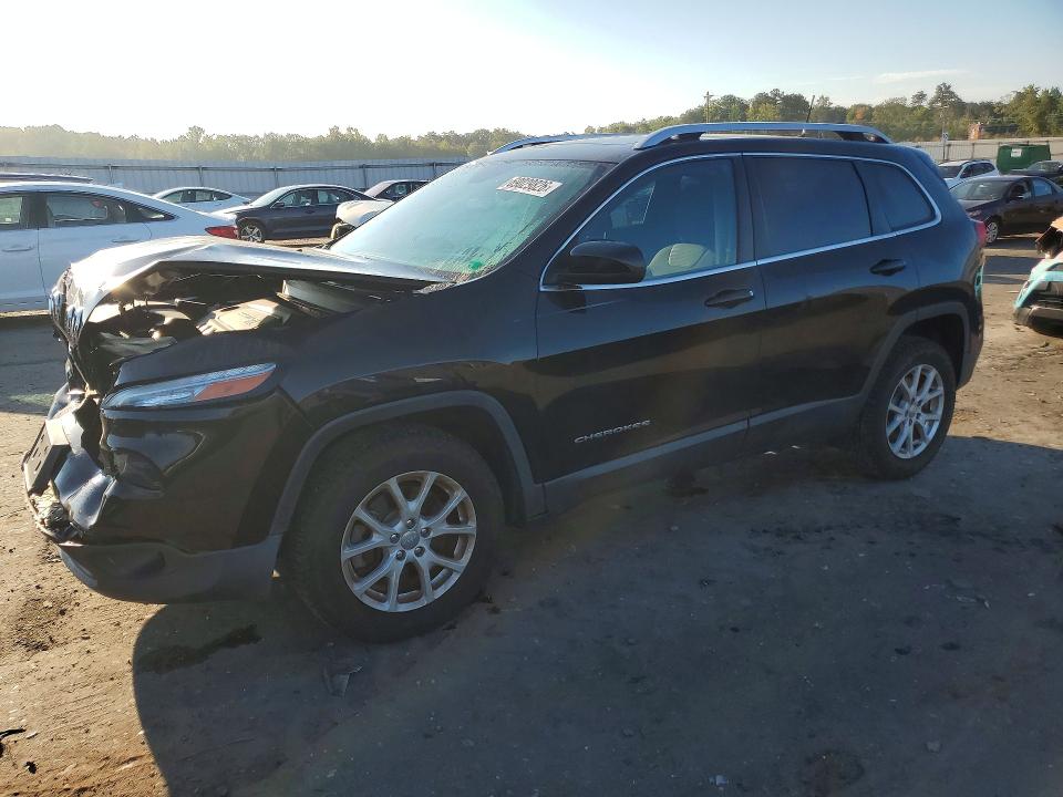 69029826 :رقم المزاد ، 1C4PJMCB4HW590972 vin ، 2017 Jeep Cherokee مزاد بيع
