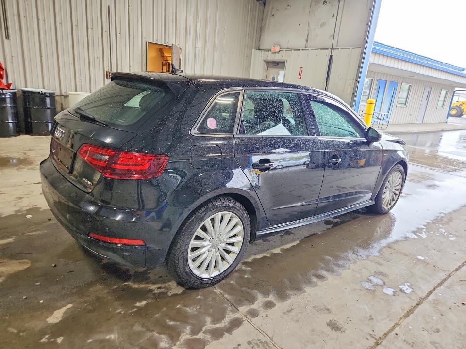 Продажа на аукционе авто 2016 Audi A3, vin: WAUUPBFF2GA145529, номер лота: 69921556