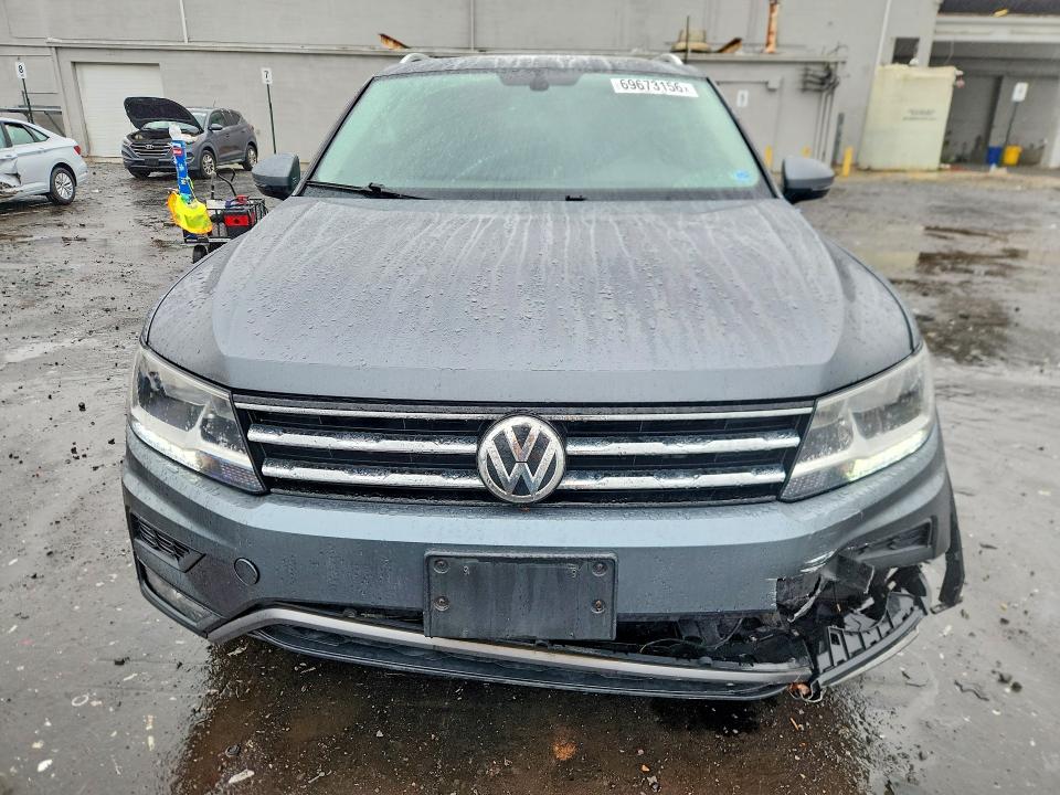 2018 Volkswagen Tiguan მანქანა იყიდება აუქციონზე, vin: 3VV2B7AX9JM045137, აუქციონის ნომერი: 69673156