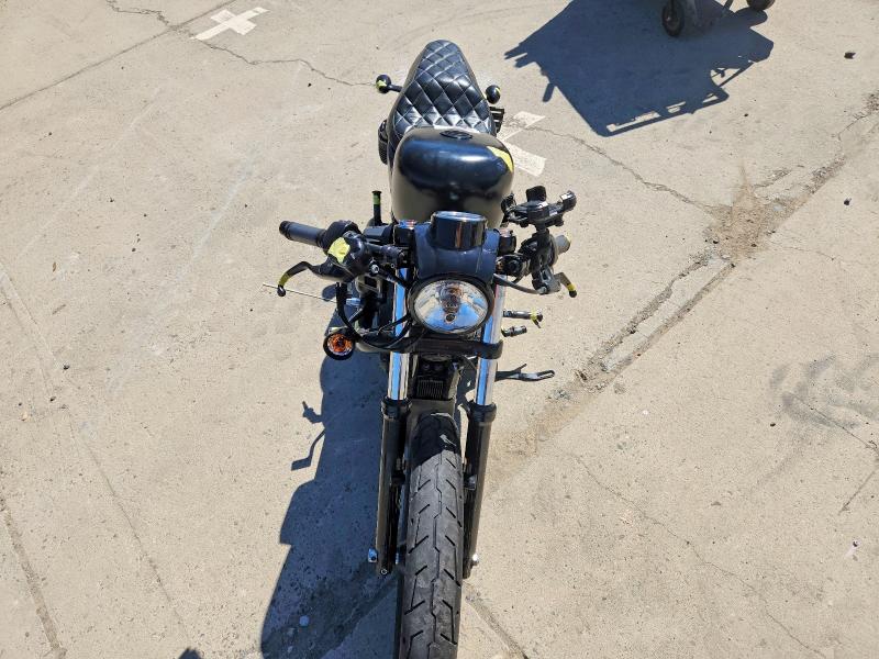 70561496 :رقم المزاد ، 1HD4LE216HC410032 vin ، 2017 Harley-davidson Xl883 مزاد بيع