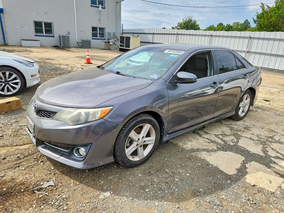 68752806 :رقم المزاد ، 4T1BF1FK9DU720946 vin ، 2013 Toyota Camry مزاد بيع