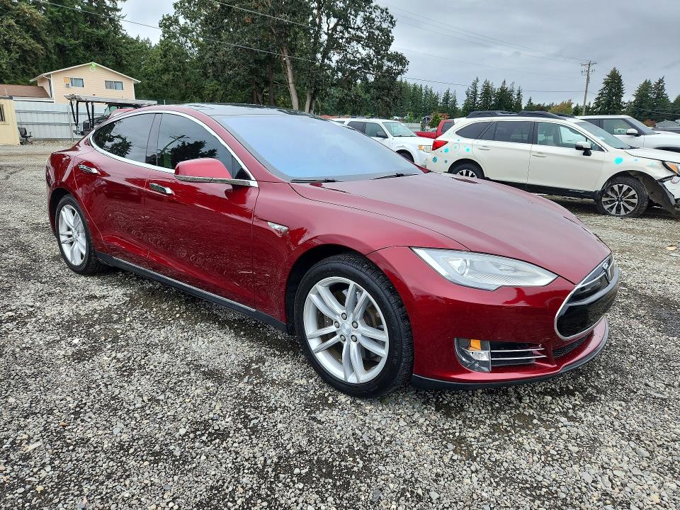 70708376 :رقم المزاد ، 5YJSA1DP9CFS00318 vin ، 2012 Tesla Model S مزاد بيع