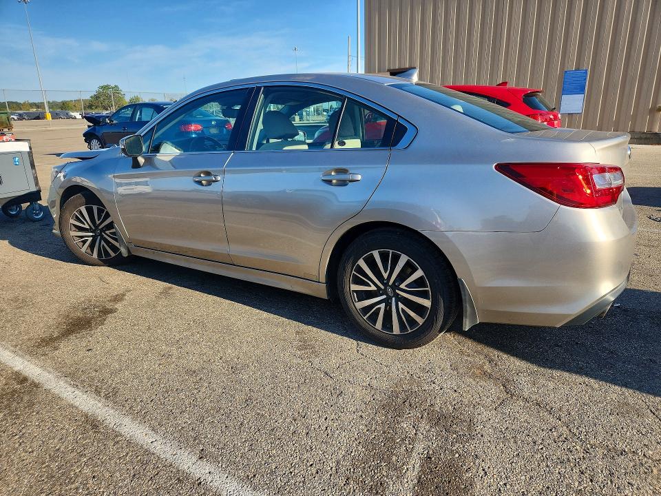 Продажа на аукционе авто 2018 Subaru Legacy, vin: 4S3BNAH63J3042008, номер лота: 68746496