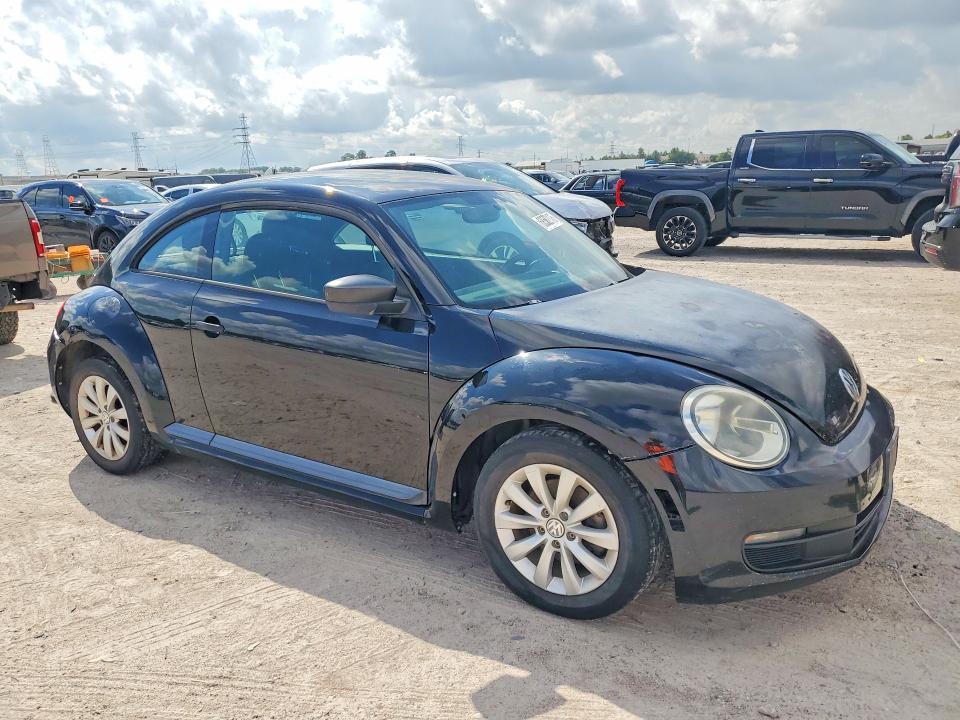 68562176 :رقم المزاد ، 3VWFP7AT0DM659350 vin ، 2013 Volkswagen Beetle مزاد بيع