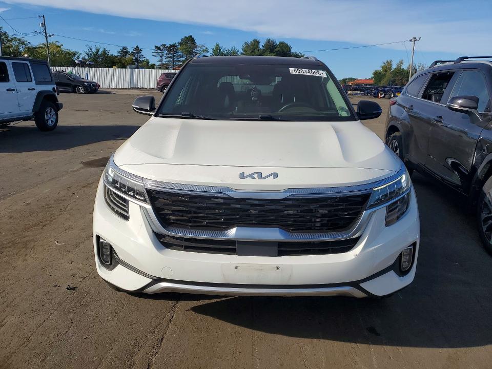 69034066 :رقم المزاد ، KNDETCA23N7343656 vin ، 2022 Kia Seltos مزاد بيع