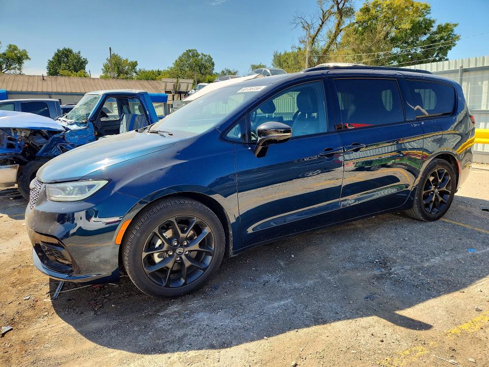 Auction sale of the 2025 Chrysler Pacifica, vin: 2C4RC1GG0SR537788, lot number: 69736156