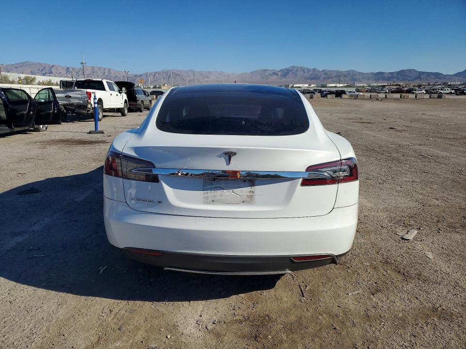 68099296 :رقم المزاد ، 5YJSA1CN3DFP04123 vin ، 2013 Tesla Model S مزاد بيع