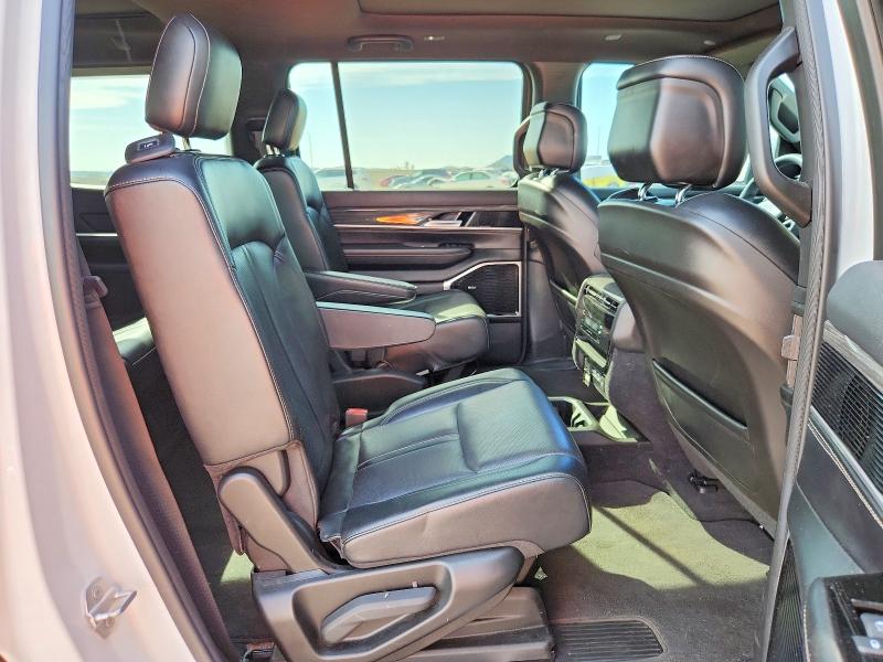 67117526 :رقم المزاد ، 1C4SJUDT3NS138290 vin ، 2022 Jeep Wagoneer مزاد بيع