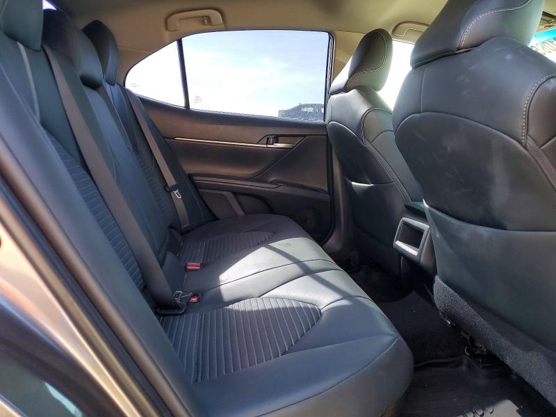 2018 Toyota Camry Hybrid მანქანა იყიდება აუქციონზე, vin: 4T1B21HK1JU510216, აუქციონის ნომერი: 70810866