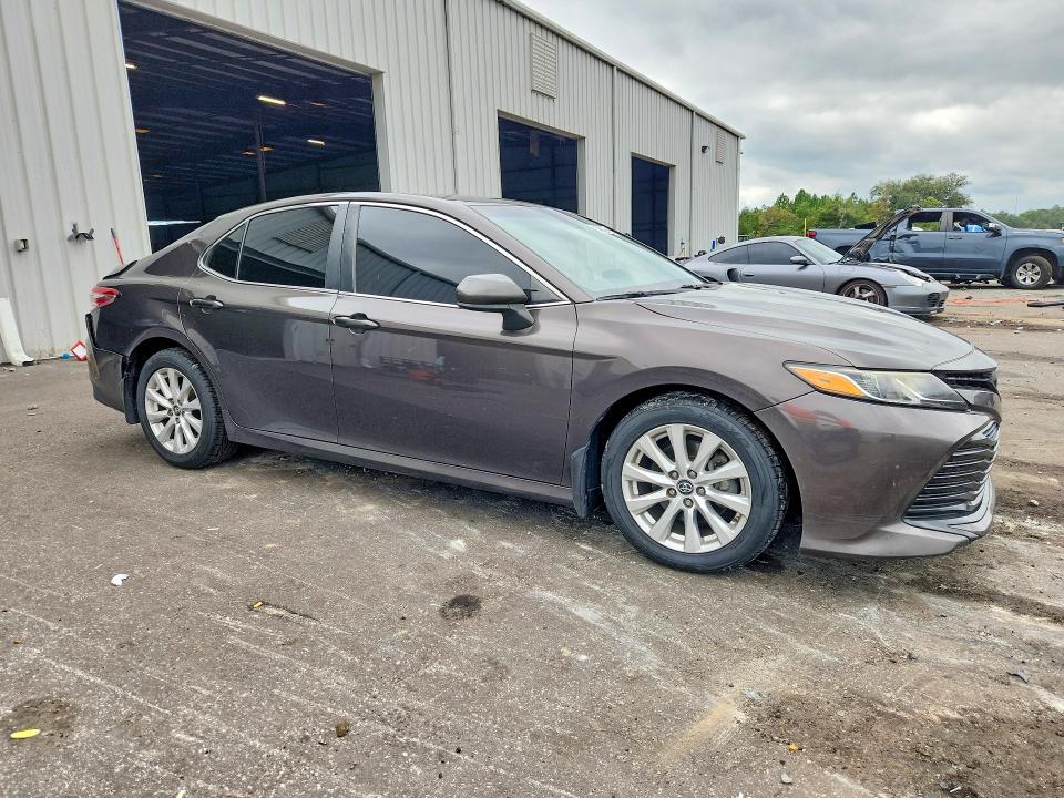 Продажа на аукционе авто 2018 Toyota Camry, vin: 4T1B11HK4JU017357, номер лота: 70483646