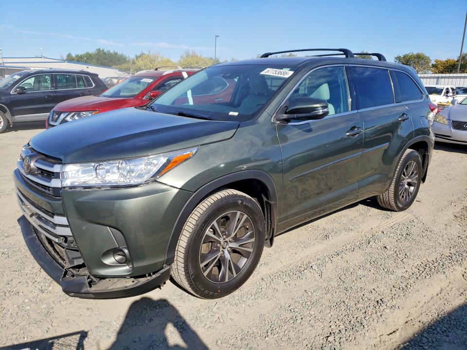 67753686 :رقم المزاد ، 5TDZZRFH1JS258900 vin ، 2018 Toyota Highlander مزاد بيع