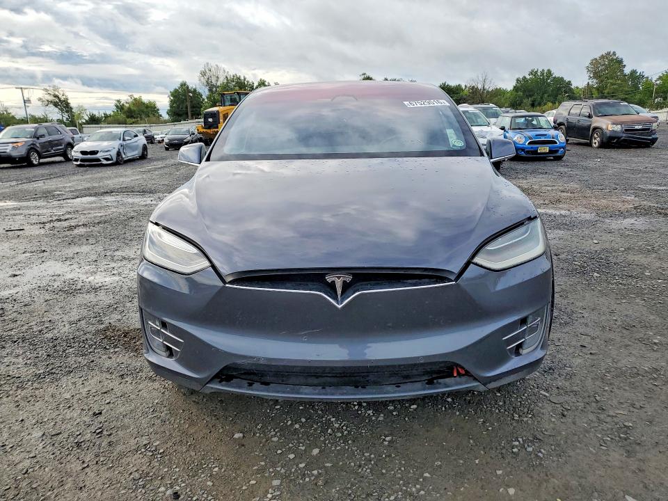 67529516 :رقم المزاد ، 5YJXCBE21LF261784 vin ، 2020 Tesla Model X مزاد بيع