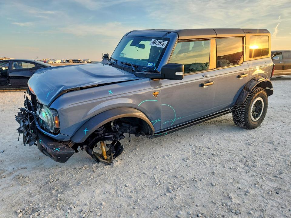 2023 Ford Bronco მანქანა იყიდება აუქციონზე, vin: 1FMEE5DP2PLB32998, აუქციონის ნომერი: 69416976