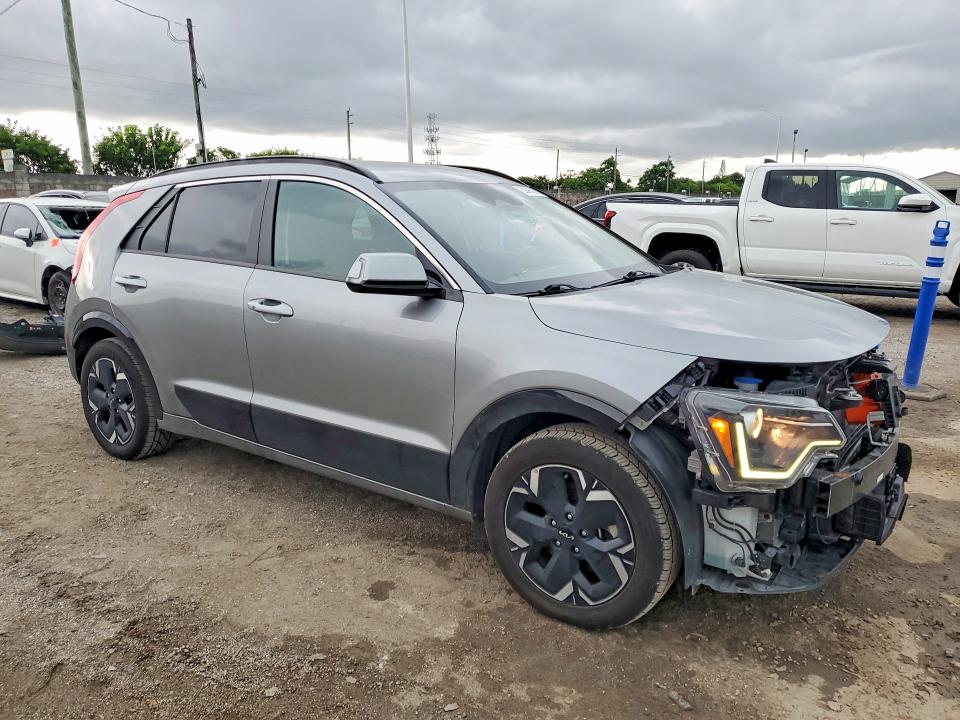 2024 Kia Niro მანქანა იყიდება აუქციონზე, vin: KNDCR3L1XR5086393, აუქციონის ნომერი: 69785056