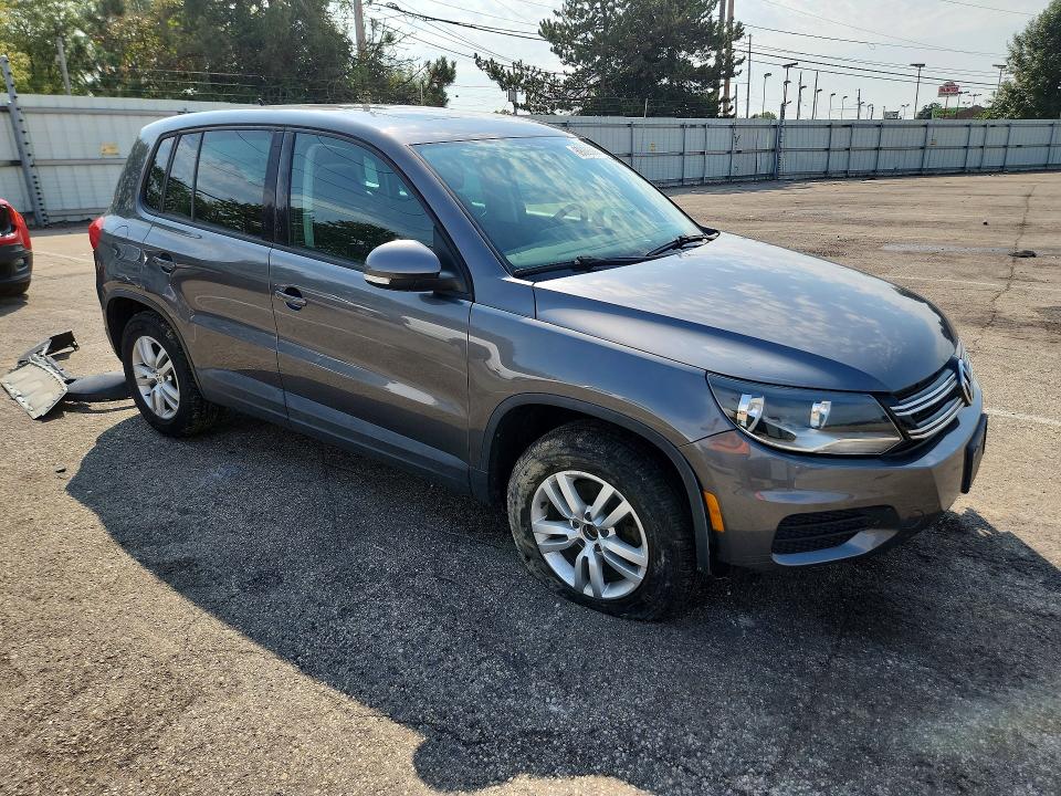 2013 Volkswagen Tiguan მანქანა იყიდება აუქციონზე, vin: WVGAV3AX2DW624108, აუქციონის ნომერი: 69038376