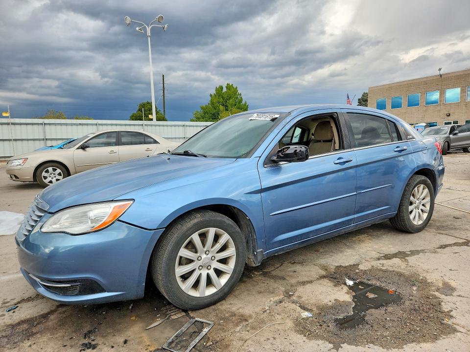 70481616 :رقم المزاد ، 1C3BC1FG7BN538506 vin ، 2011 Chrysler 200 مزاد بيع