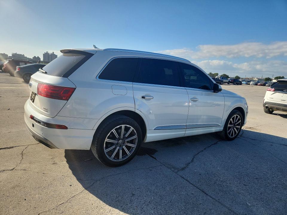 Продаж на аукціоні авто 2017 Audi Q7, vin: WA1LAAF70HD015374, номер лоту: 69754076