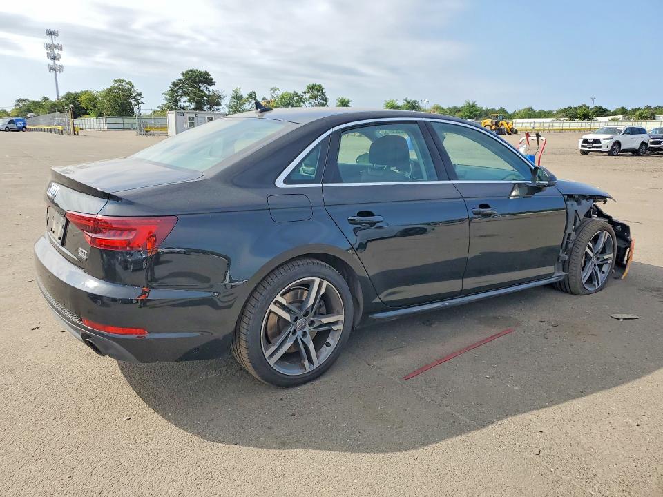 67902626 :رقم المزاد ، WAUENAF4XJN008308 vin ، 2018 Audi A4 مزاد بيع