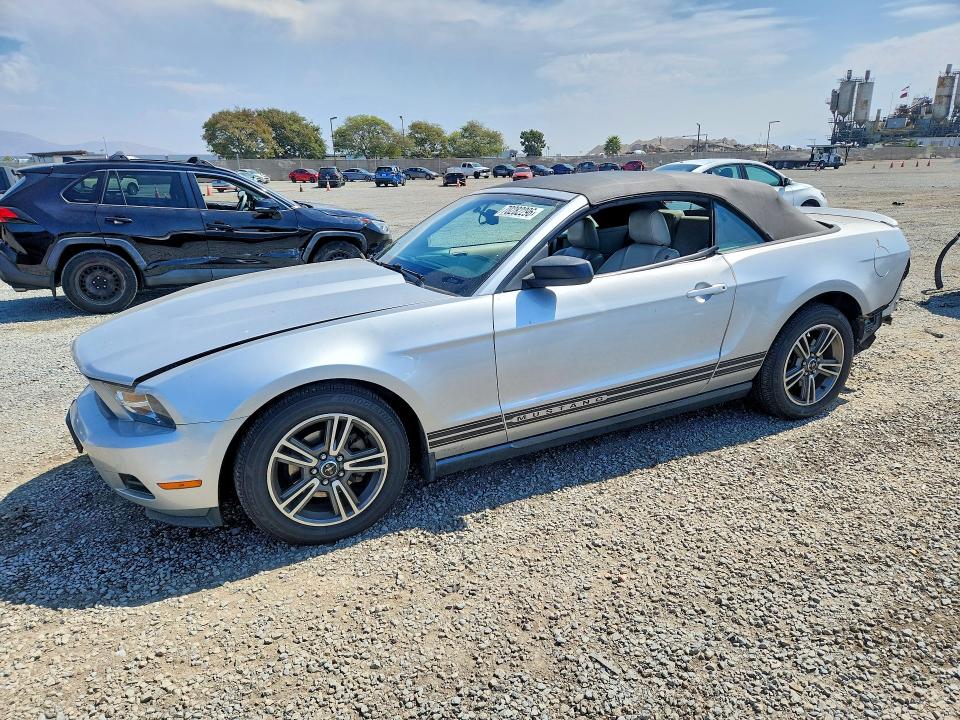 70282296 :رقم المزاد ، 1ZVBP8EN1A5174278 vin ، 2010 Ford Mustang مزاد بيع